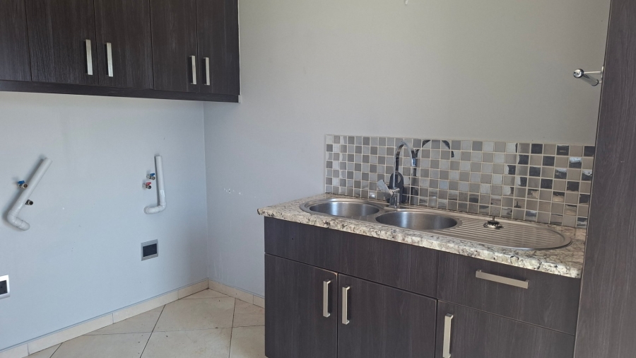 4 Bedroom Property for Sale in Sunrise On Sea Eastern Cape